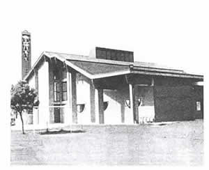 La chiesa di San Benedetto con la coperura a forma di onda inaugurata a Cattolica