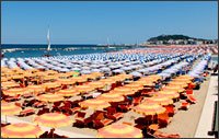 Ombrelloni in spiaggia a Cattolica